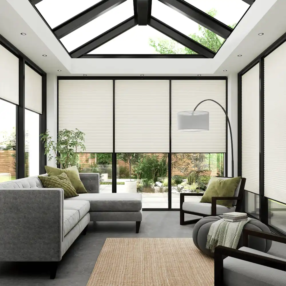 Kış Bahçesi İçin Isı Yalıtımlı Plise Perde – Şıklık ve Konfor Bir Arada