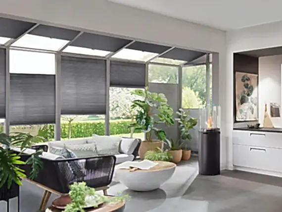 Kış Bahçesi İçin Isı Yalıtımlı Plise Perde – Şıklık ve Konfor Bir Arada