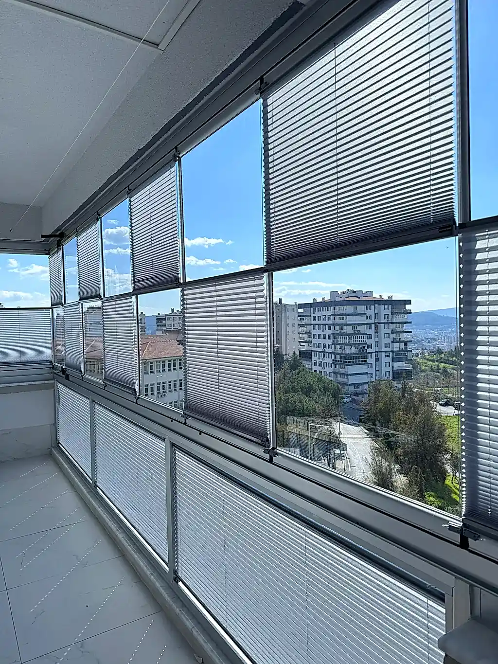 Cam Balkon İçin Güneş Kırıcı Plise Perde