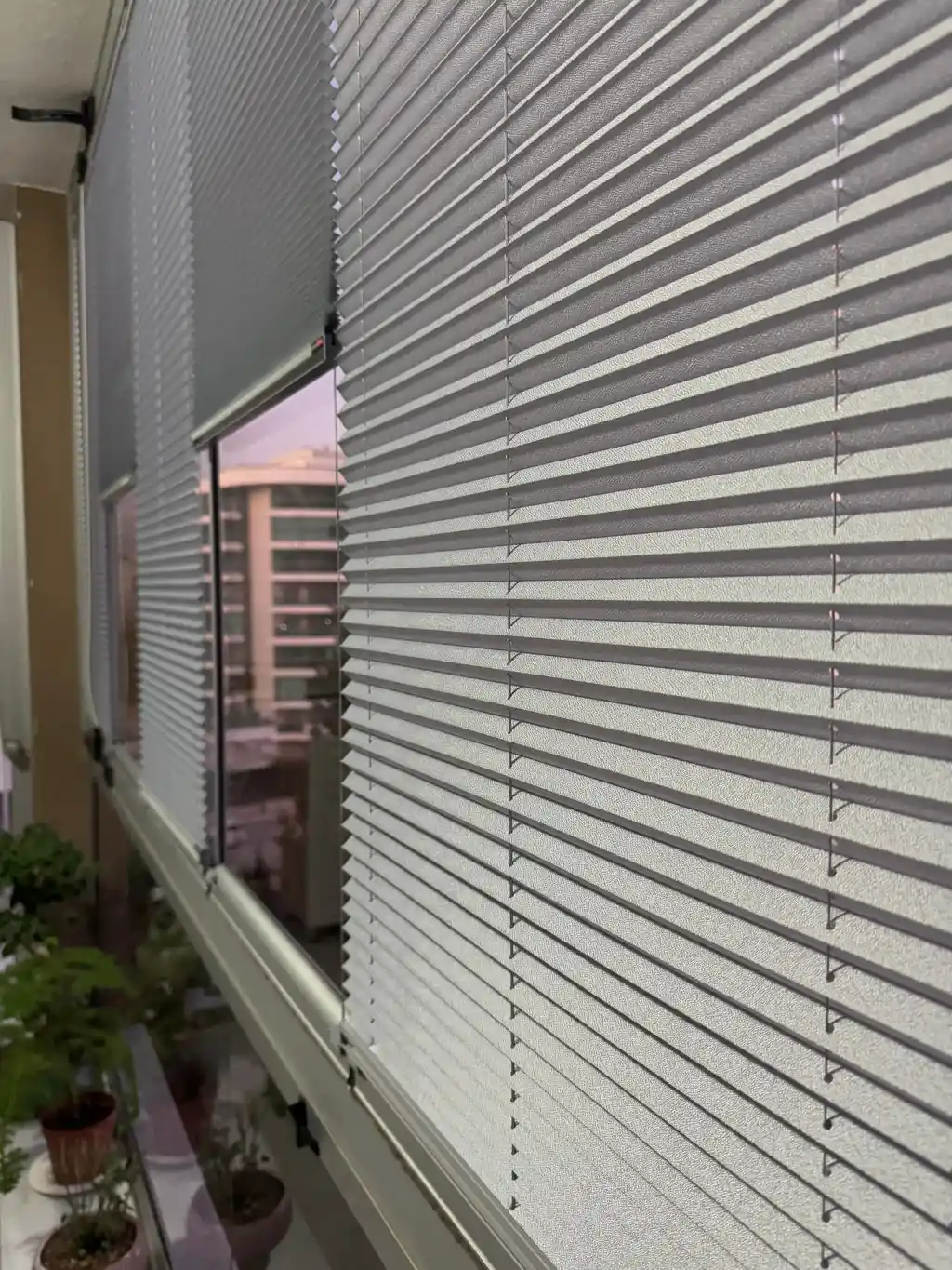 Cam Balkon İçin Güneş Kırıcı Plise Perde