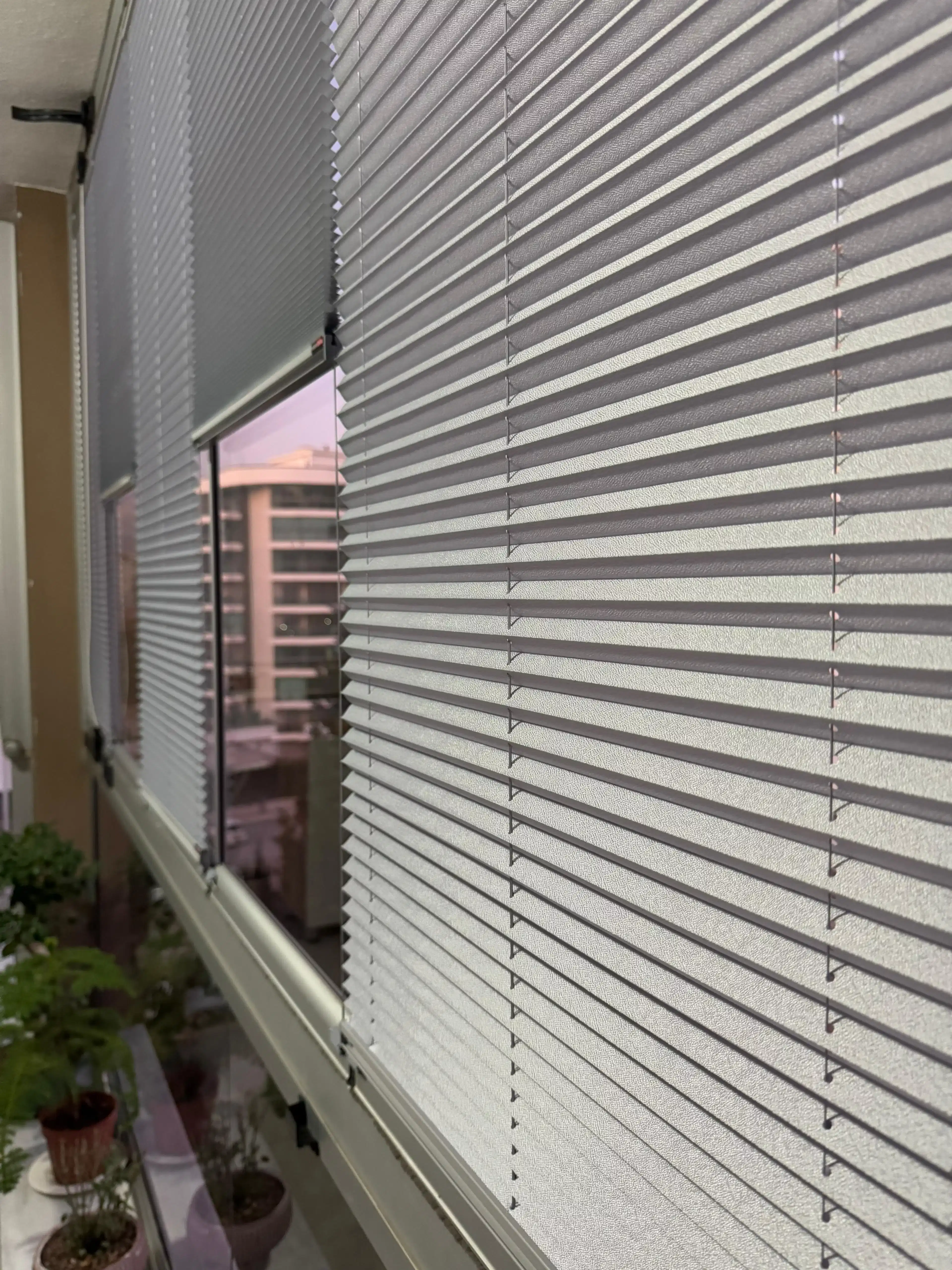 Cam Balkon İçin Güneş Kırıcı Plise Perde