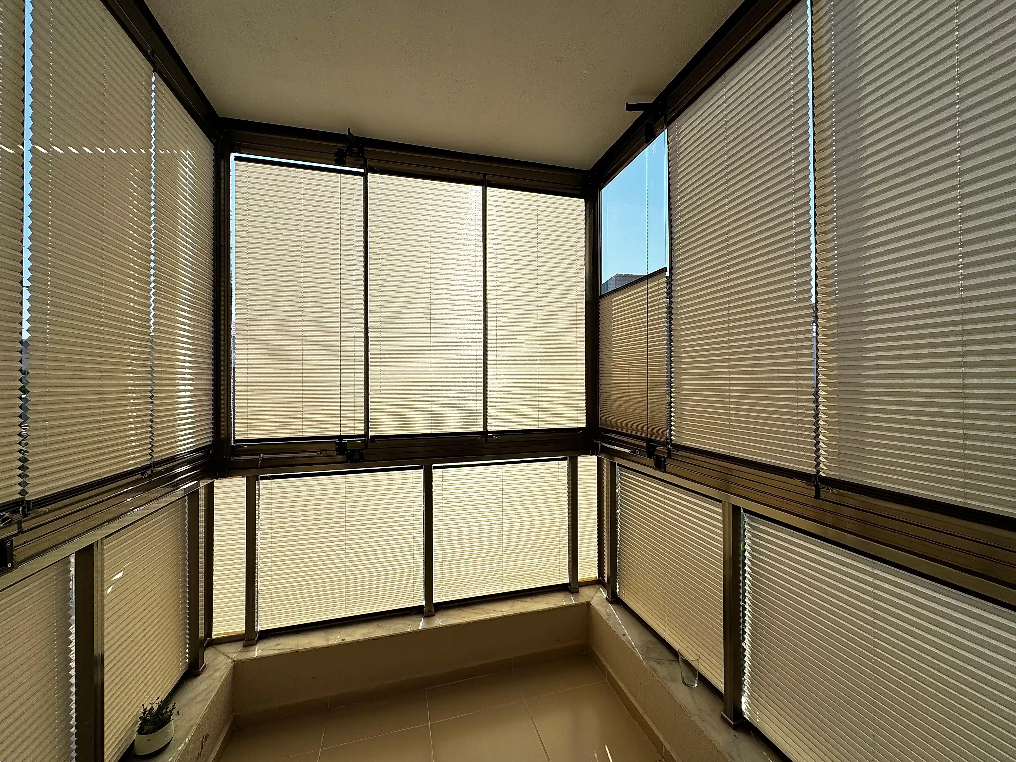 Cam Balkon İçin Güneş Kırıcı Plise Perde