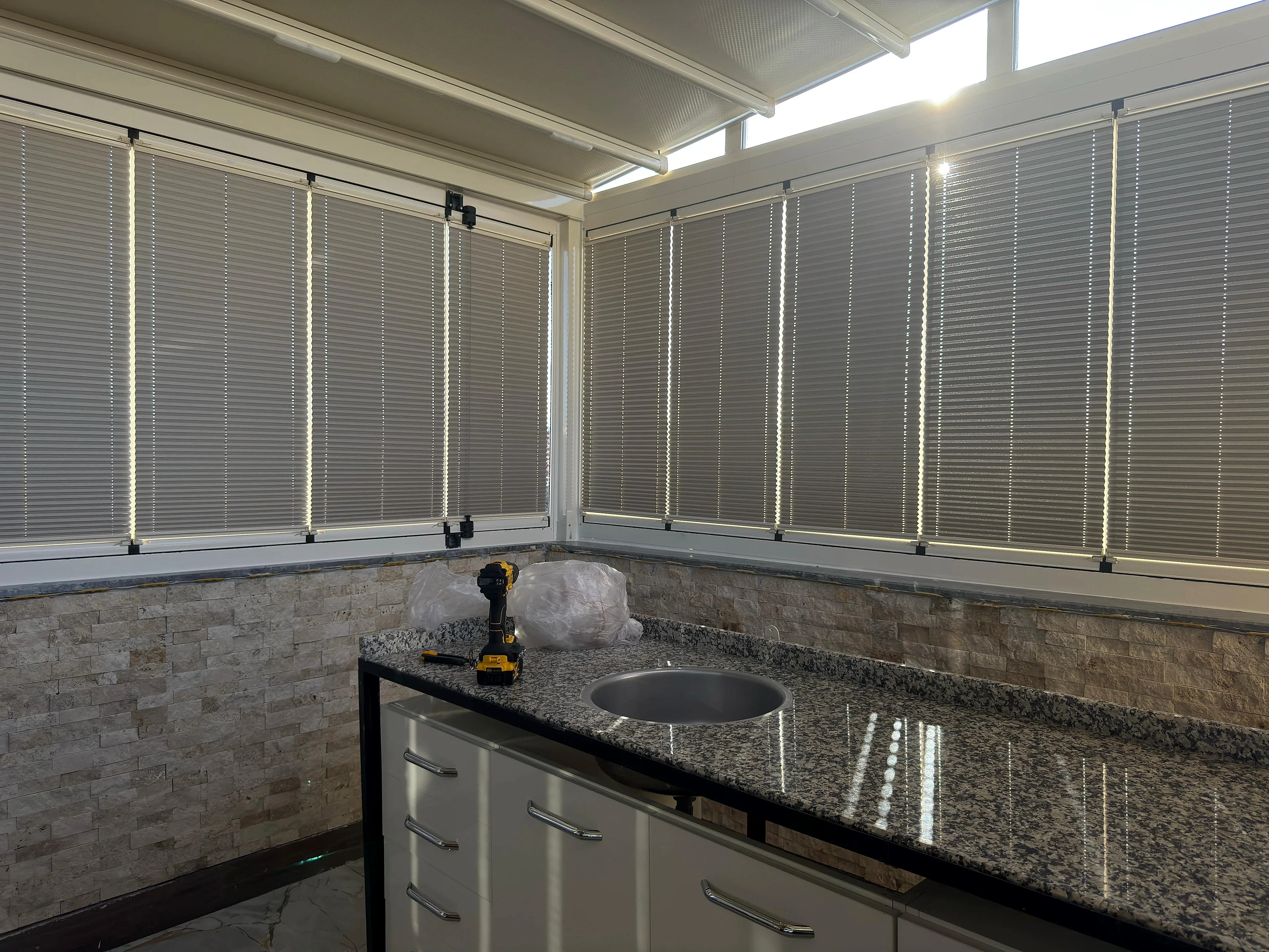 Cam Balkon İçin Güneş Kırıcı Plise Perde