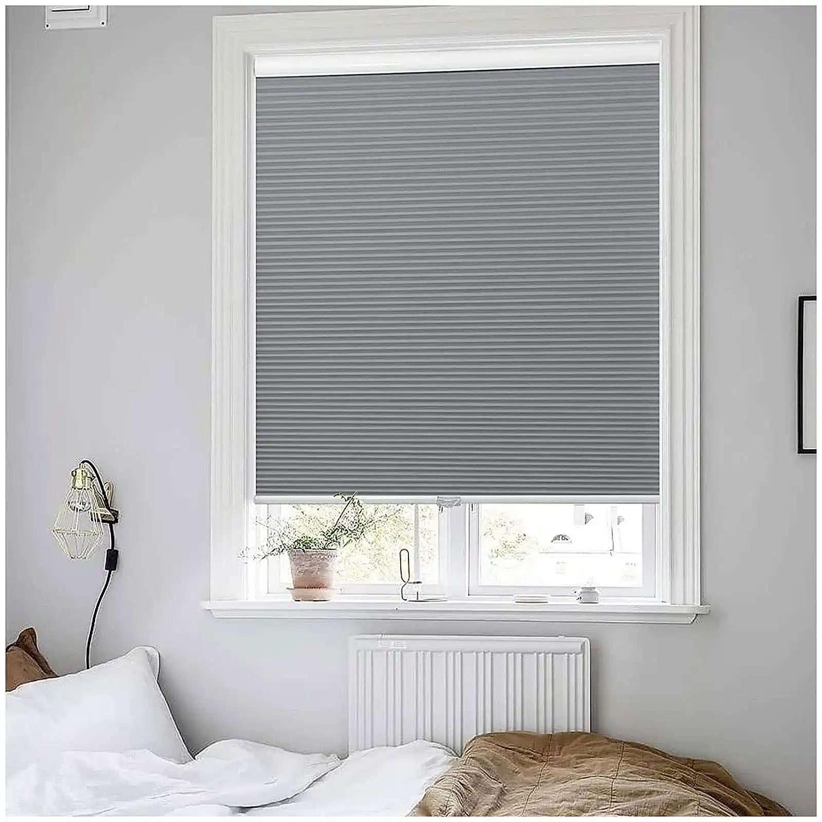 Salon İçin Modern Plise Perde – Şık ve Işığı Ayarlayan Tasarım