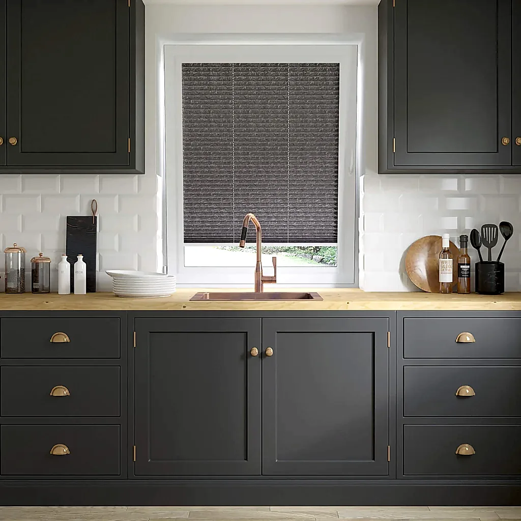 Mutfak Plise Perdeleri – Güneşi Keser, Yağ Tutmaz, Modern Görünüm